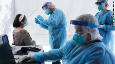 Las vacunas y máscaras anteriores pueden contener el Covid-19, dicen algunos investigadores